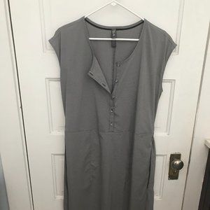 Sporty Mountain Hardware Dress Size M